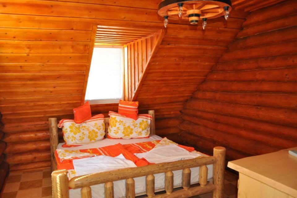 Bed and Breakfast Roenk-Wellness Panzio Mezopeterd Esterno foto