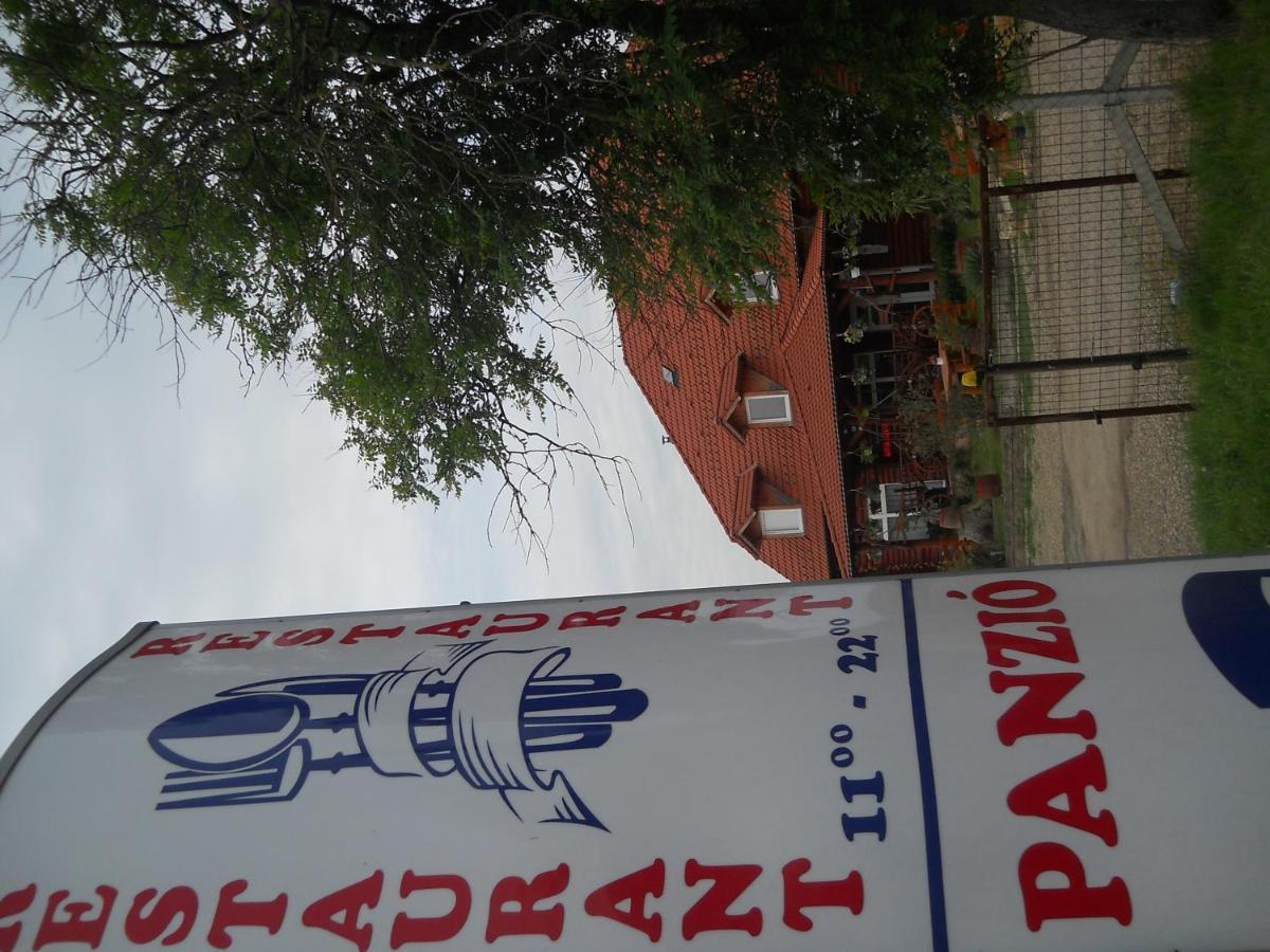 Bed and Breakfast Roenk-Wellness Panzio Mezopeterd Esterno foto