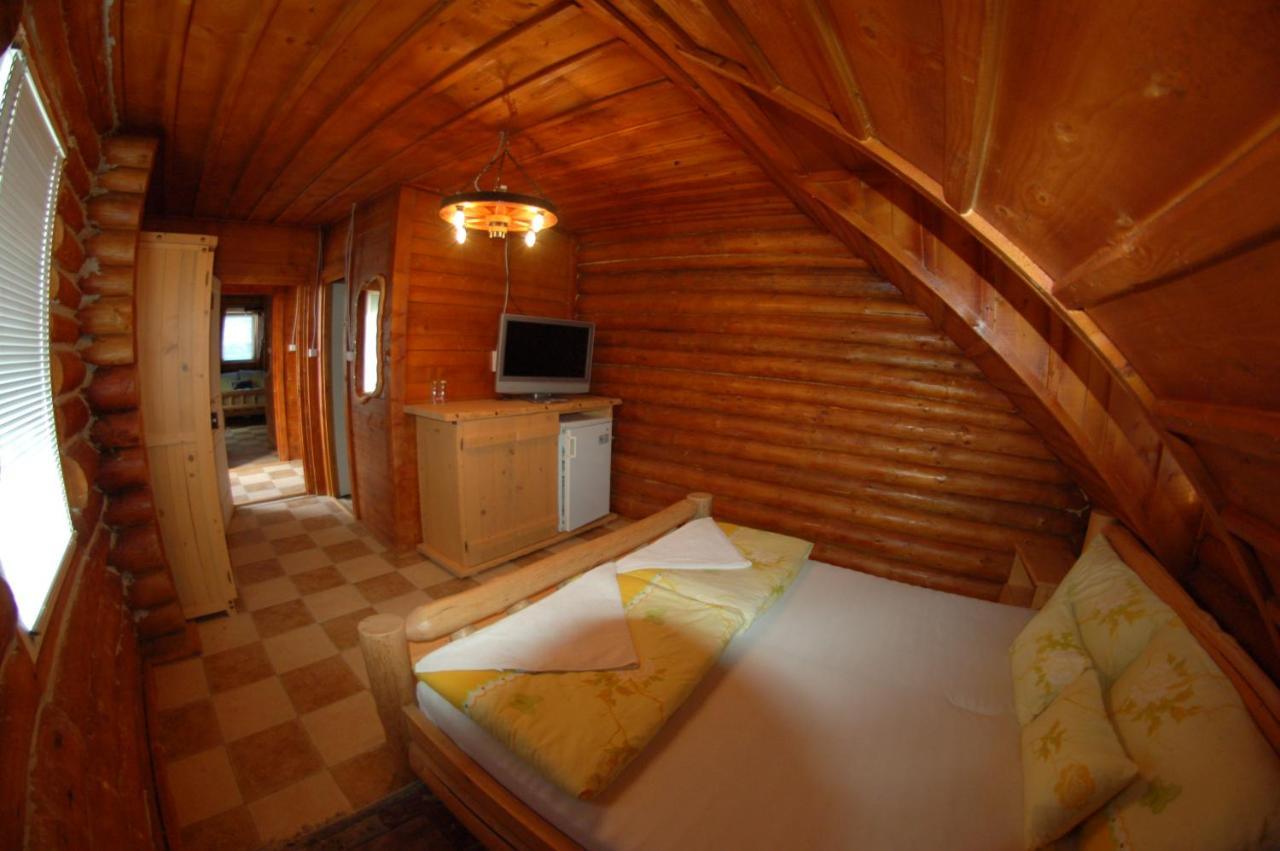 Bed and Breakfast Roenk-Wellness Panzio Mezopeterd Esterno foto